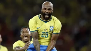 Ancelotti escala 2 times e seleção se despede com goleada sobre Panamá