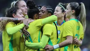 Seleção feminina encara Estados Unidos esta noite em São Paulo