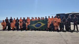 Quarto voo brasileiro para Venezuela decola com bombeiros e donativos