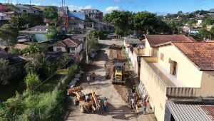 Prefeito acompanha início das obras de pavimentação no Jardim Amazonas e na Vila Real Santista