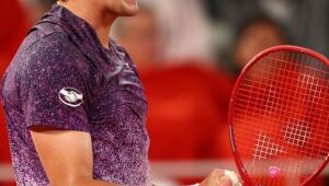 João Fonseca derrota Casper Ruud e vai às quartas de Roland Garros