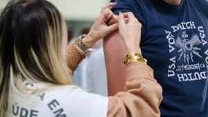 Administra&ccedil;&atilde;o e Sa&uacute;de promovem 2&ordf; Campanha de Atualiza&ccedil;&atilde;o Vacinal para servidores municipais