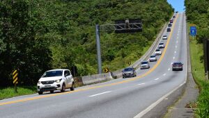 Fim do feriado de Corpus Christi tem fluxo normal de ve&iacute;culos na Mogi-Bertioga