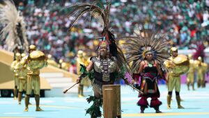 Abertura da Copa emociona; México estreia com vitória