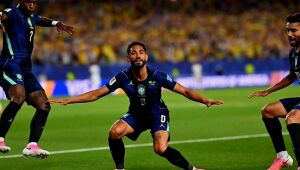 Brasil faz 3 a 0 no Haiti, vence a 1&ordf; e alivia press&atilde;o na Copa