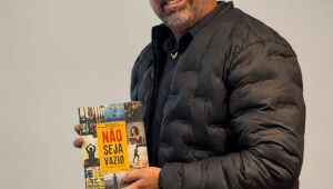 Suzanense lan&ccedil;a novo livro sobre Desenvolvimento Humano e Qualidade de Vida 