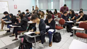 Educa&ccedil;&atilde;o financeira pode ser inclu&iacute;da no curr&iacute;culo escolar