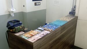 GCM de Mogi prende suspeito de tr&aacute;fico e apreende entorpecentes e dinheiro