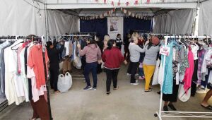 Fundo Social arrecada 180 mil peças de roupas e atende 4 mil famílias de janeiro a junho