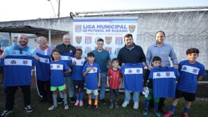 Secretaria de Esportes entrega uniformes a mais de 2 mil alunos e fortalece atividades em Suzano