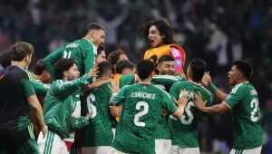 México vence Equador com dois golaços e avança às oitavas da Copa do Mundo