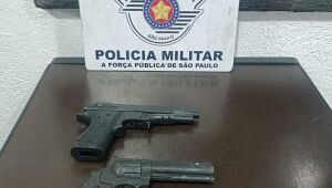 Homem ameaça irmã com simulacro de arma de fogo e é preso em Arujá