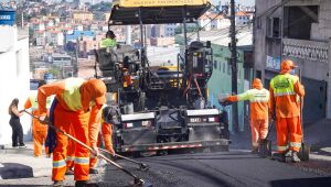 Pavimentação da Rua Nicolau de Leo, na região da Vila Margarida, leva melhorias para Ferraz