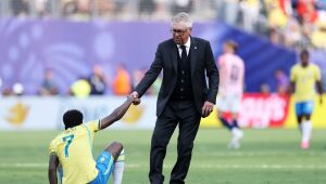 Ancelotti lamenta eliminação e já projeta novo ciclo: 'Não é o fim'