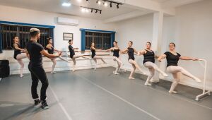 Férias em Movimento oferece curso de dança durante recesso escolar em Brás Cubas