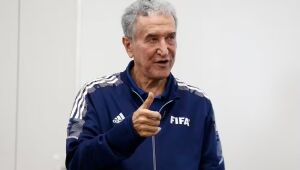 Parreira permanece internado na UTI com quadro de infec&ccedil;&atilde;o pulmonar
