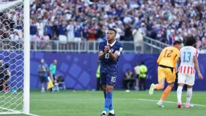 Futebol, política e personagens improváveis: a Copa do Mundo até agora