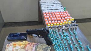 Homem é preso por tráfico com 643 porções de drogas em Mogi