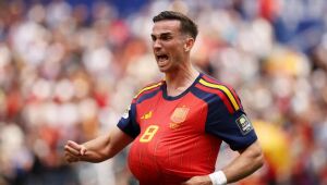 Espanha marca no fim, tira Bélgica e enfrenta França na semi