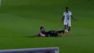 Palmeiras publica nota e rebate críticas do Vitória à arbitragem após goleada