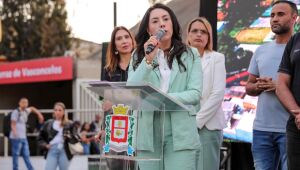 Priscila anuncia revitalização de praças em evento dos 100 anos da estação