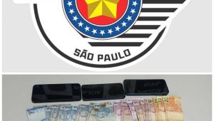 Dupla é presa com 84 porções de drogas em Itaquá