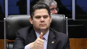Alcolumbre destrava PEC do fim da 6x1 ap&oacute;s conversas com Lula