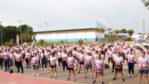 'Caminhada da Patrulha Maria da Penha' reúne 500 pessoas e arrecada 400 quilos de alimentos