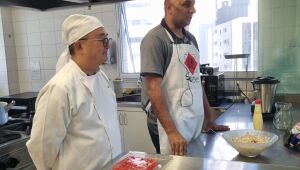 Empres&aacute;rio suzanense ministra aula de gastronomia na Liberdade, bairro japon&ecirc;s em S&atilde;o Paulo