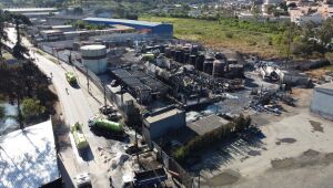 Após 50 horas, Itaquá encerra operação de emergência e libera totalmente área atingida por incêndio