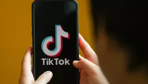 Brasil multa TikTok em R$ 153,7 mi por falhas em dados de adolescentes