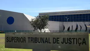 STJ condena ministro Marco Buzzi a perda de cargo por crimes sexuais