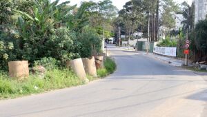 Obras da Sabesp na Estrada Fazenda Viaduto geram reclamações