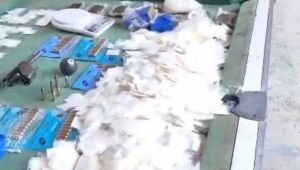 Dupla &eacute; presa e 80kg de drogas s&atilde;o apreendidas em Santa Isabel