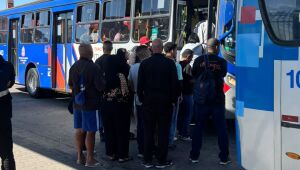No 2&ordm; dia de greve dos ferrovi&aacute;rios; passageiros buscaram alternativas