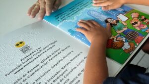 Rede suzanense de ensino oferece estrutura especial para garantir aprendizado de crian&ccedil;as cegas