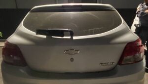 Carro roubado no Rio de Janeiro &eacute; recuperado em Itaqu&aacute;