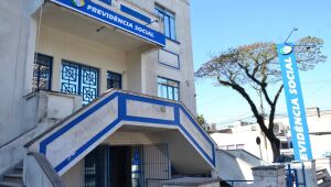 Agência do INSS é reaberta após um mês de atendimento suspenso