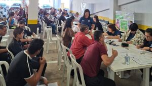 Mutir&atilde;o de Emprego de Po&aacute; recebe mais de 550 candidatos e gera 180 contrata&ccedil;&otilde;es em um dia