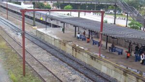 Esta&ccedil;&atilde;o Itaquaquecetuba da CPTM recebe Bancada Liter&aacute;ria com distribui&ccedil;&atilde;o de 300 livros 