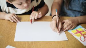 Semana da Pessoa com Deficiência Intelectual e Múltipla: diagnóstico precoce é chave para autonomia