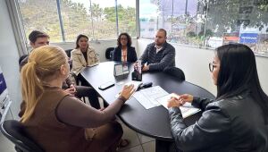 Aruj&aacute; articula parceria para mutir&atilde;o com mais de 2 mil vagas de emprego