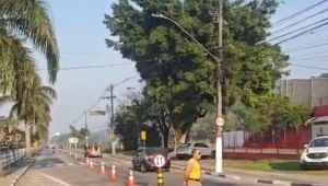Trânsito de Arujá realiza Operação Canalização de Tráfego na Avenida Mário Covas