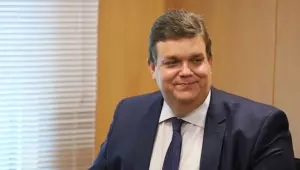 Ministro da Previd&ecirc;ncia anuncia o fim da fila de espera no INSS