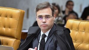Mendon&ccedil;a solta ex-procurador do INSS indiciado por desvios