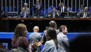 Alcolumbre diz que Senado vota fim da escala 6x1 após as eleições