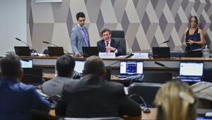 Ajustes no texto adiam vota&ccedil;&atilde;o da MP da 'taxa das blusinhas'
