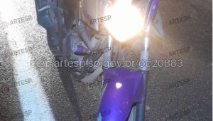 Motociclista morre ap&oacute;s tombar moto e ser atropelado por dois carros na Ayrton Senna