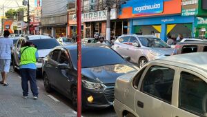Trânsito: motoristas apontam dificuldades para estacionar nas principais ruas da cidade