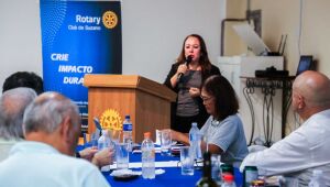 Secret&aacute;ria de Educa&ccedil;&atilde;o destaca trabalho para Primeira Inf&acirc;ncia em reuni&atilde;o no Rotary